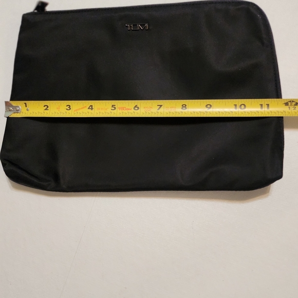 Tumi Black Accessory Bag Minimalist Design, SNAPS on Back - Picture 6 of 7